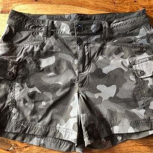 Eddie Bauer Camo Shorts Size 4